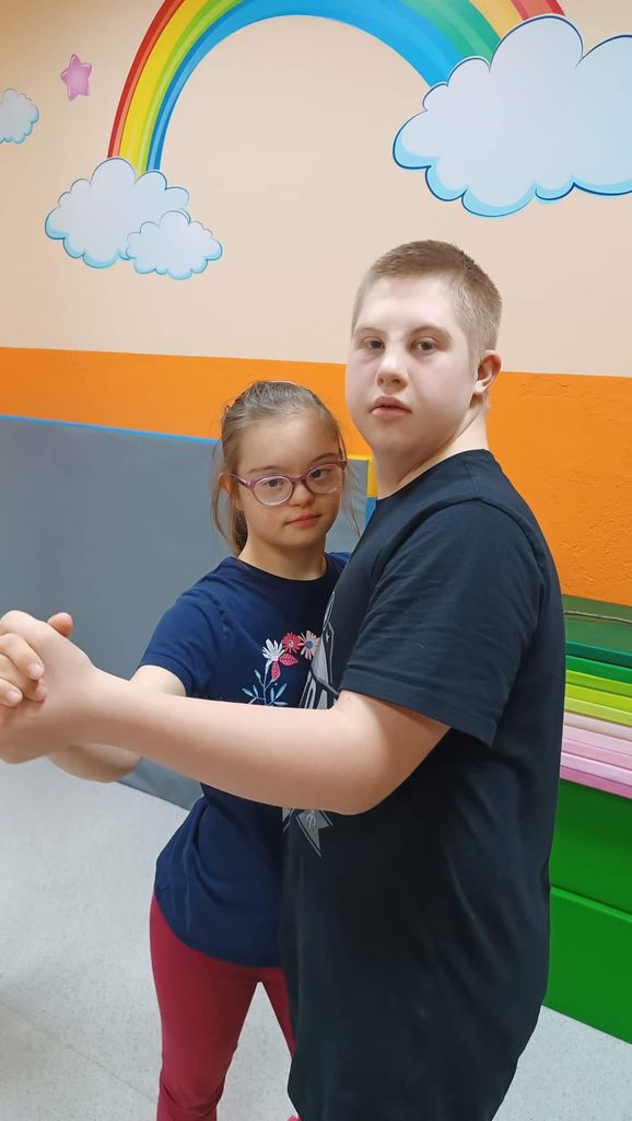 LEGNICKIE STOWARZYSZENIE RODZIN I PRZYJACIÓŁ DZIECI Z ZESPOŁEM DOWNA "OTWÓRZ SERCE"